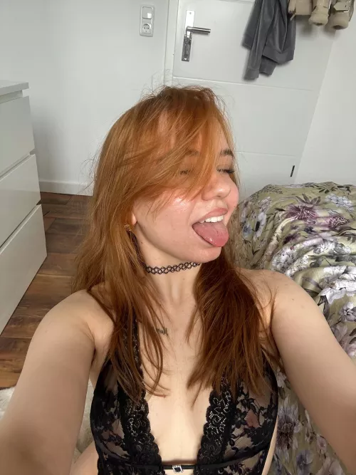 Just wanna be someone’s fuck doll rn