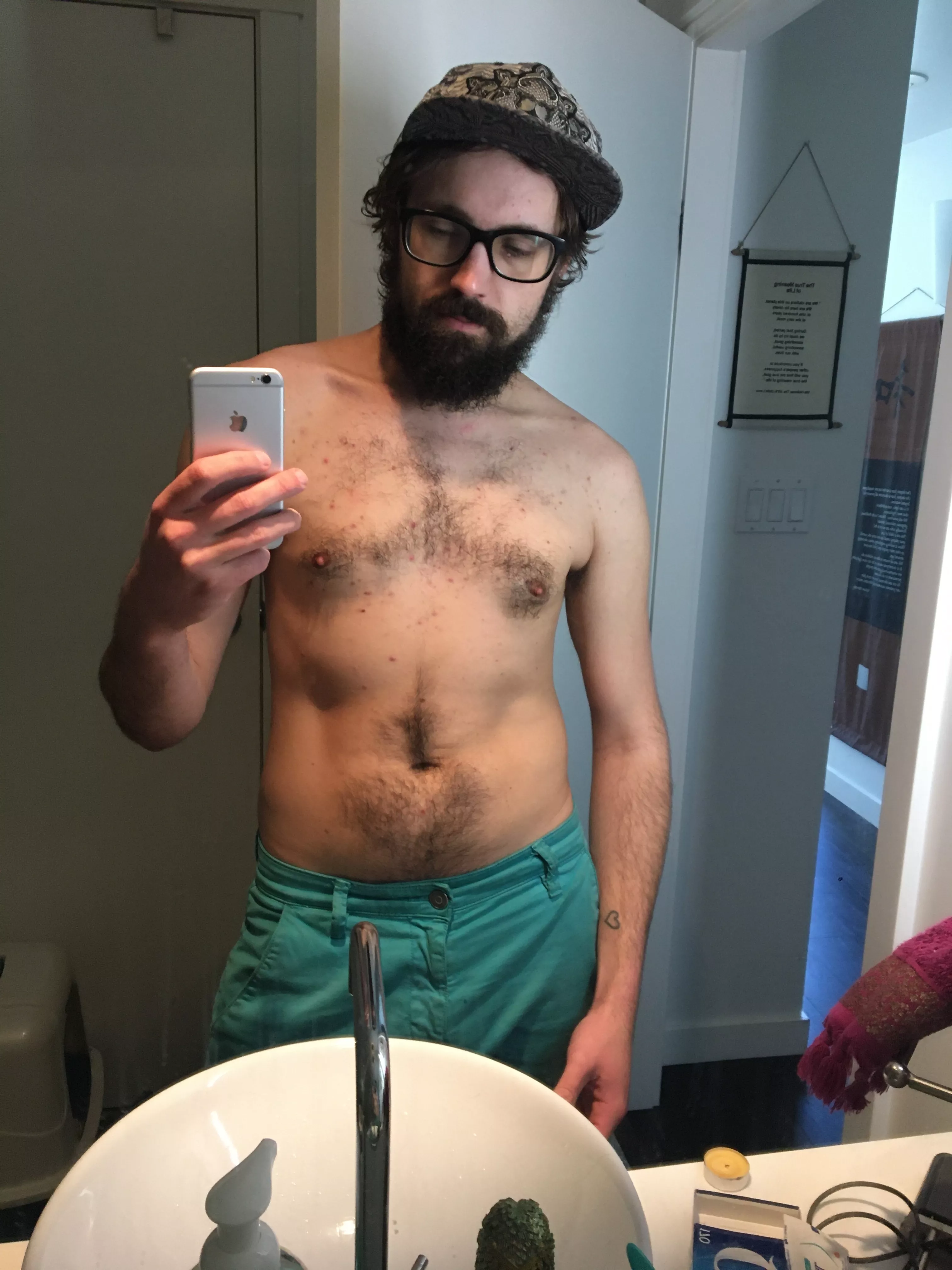 Post shower low-key thirst trap selfie