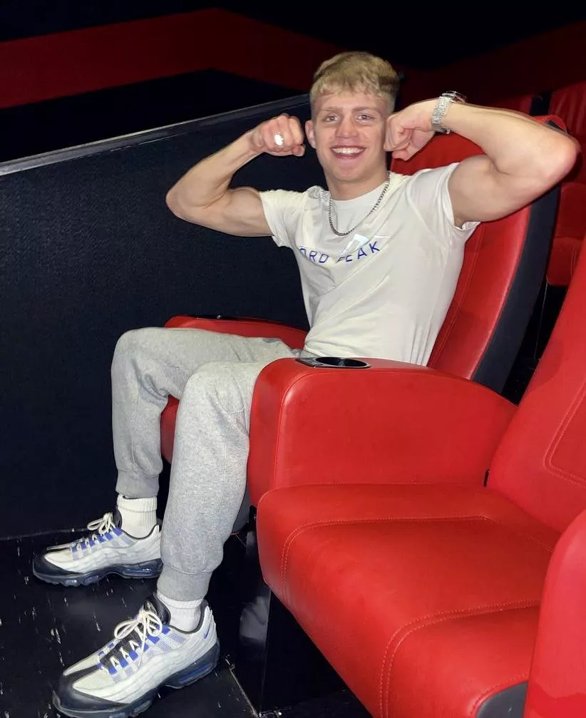 Proper scally looking for sub's to please me - who's up for it?