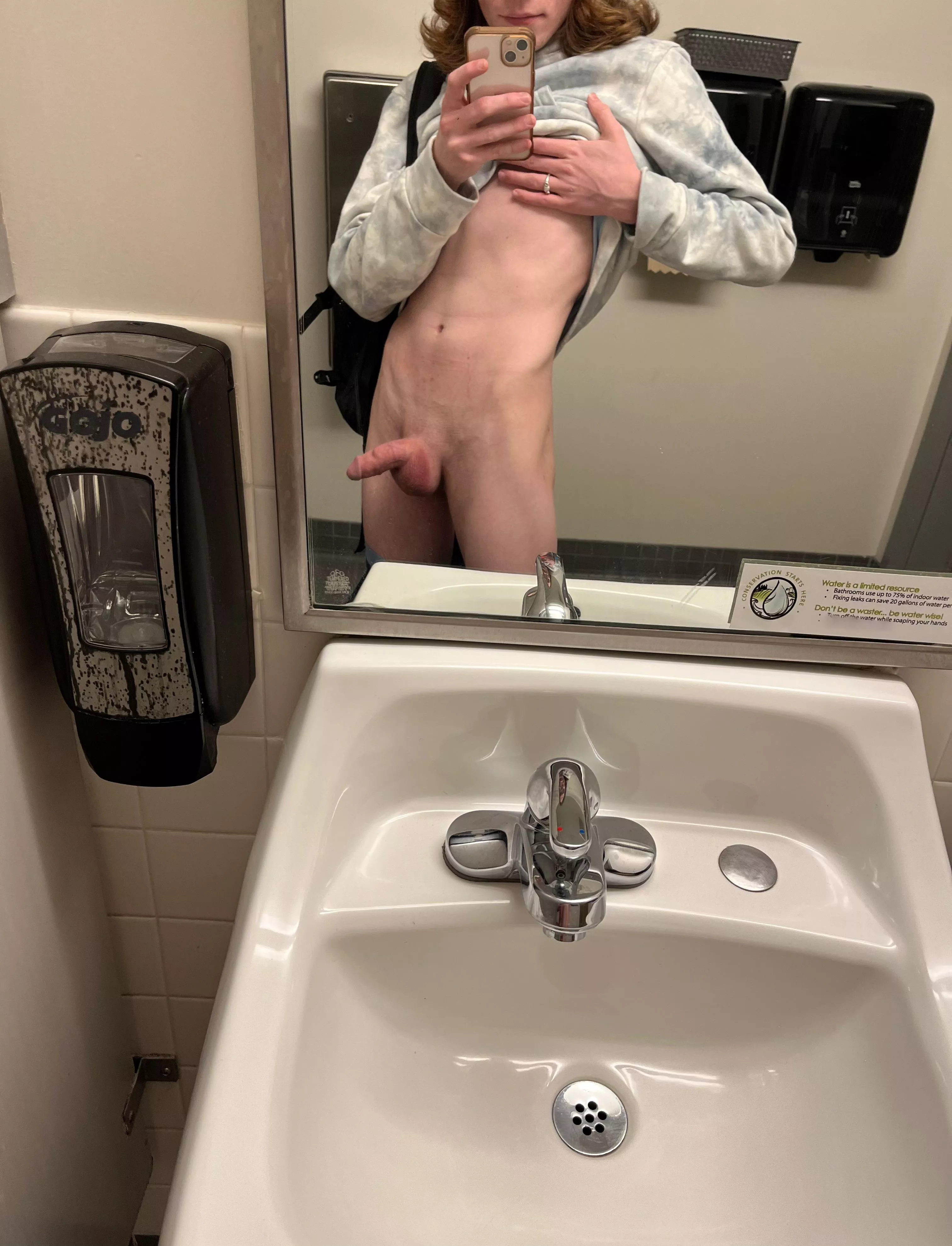 Quick bathroom break between classes, to bad no one walked in on me ;)