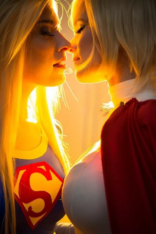 Superwoman x Powergirl