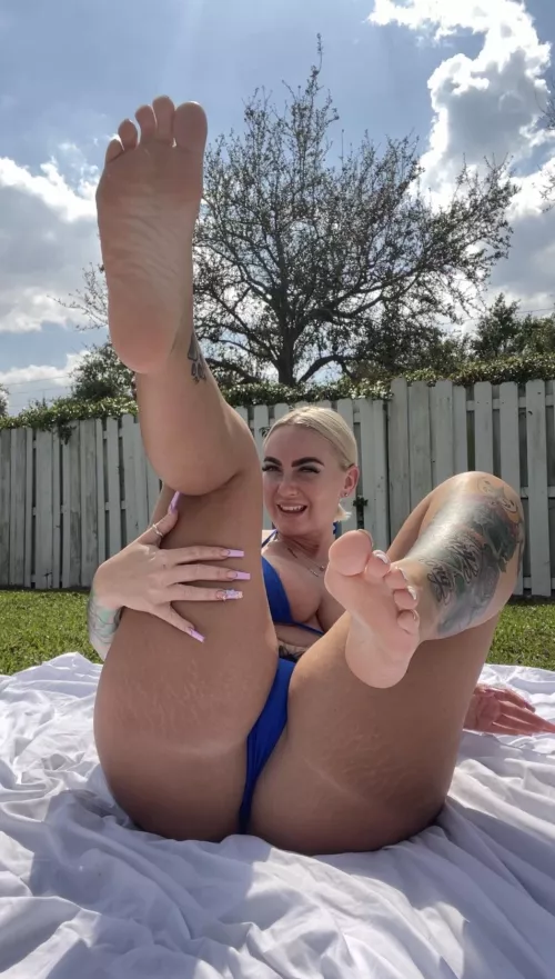 Who Wants To Slip My Undies Up My Ass💗