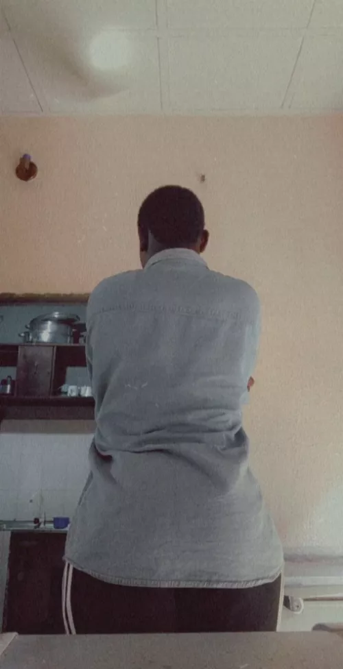 18 year old twink with a bubble butt looking for a rich daddy.......