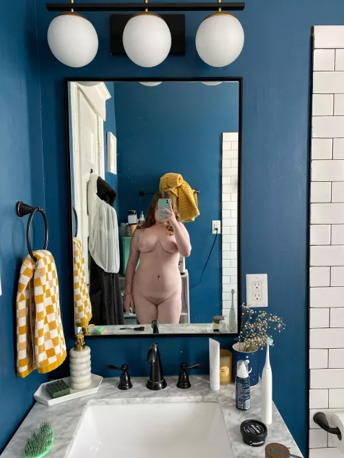 20F, 5’7, approx 135 lbs