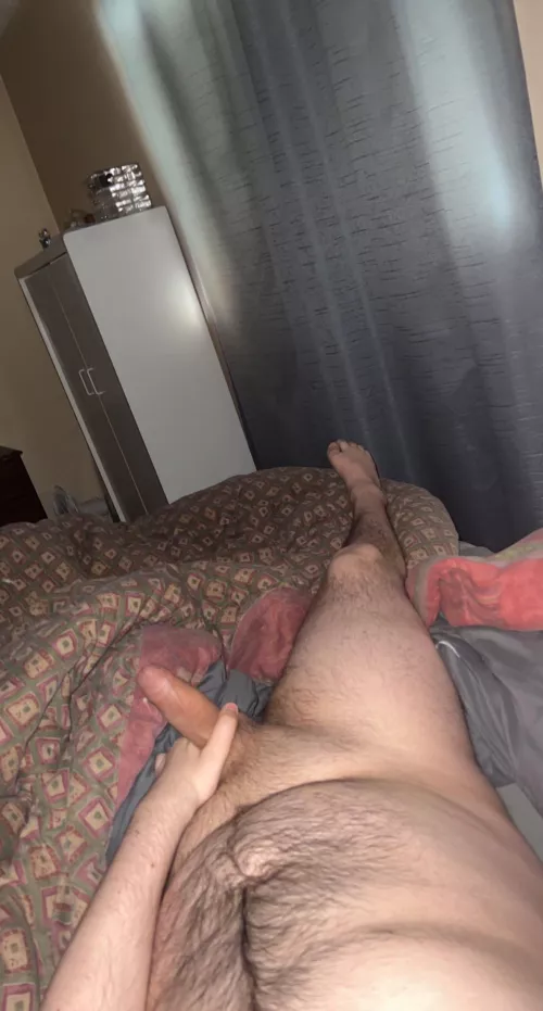 22 Canada i wanna see pretty men show off their beautiful body. I love feet, hands, ans, big cock and all the kinks you can think about. My snap is vince_who28