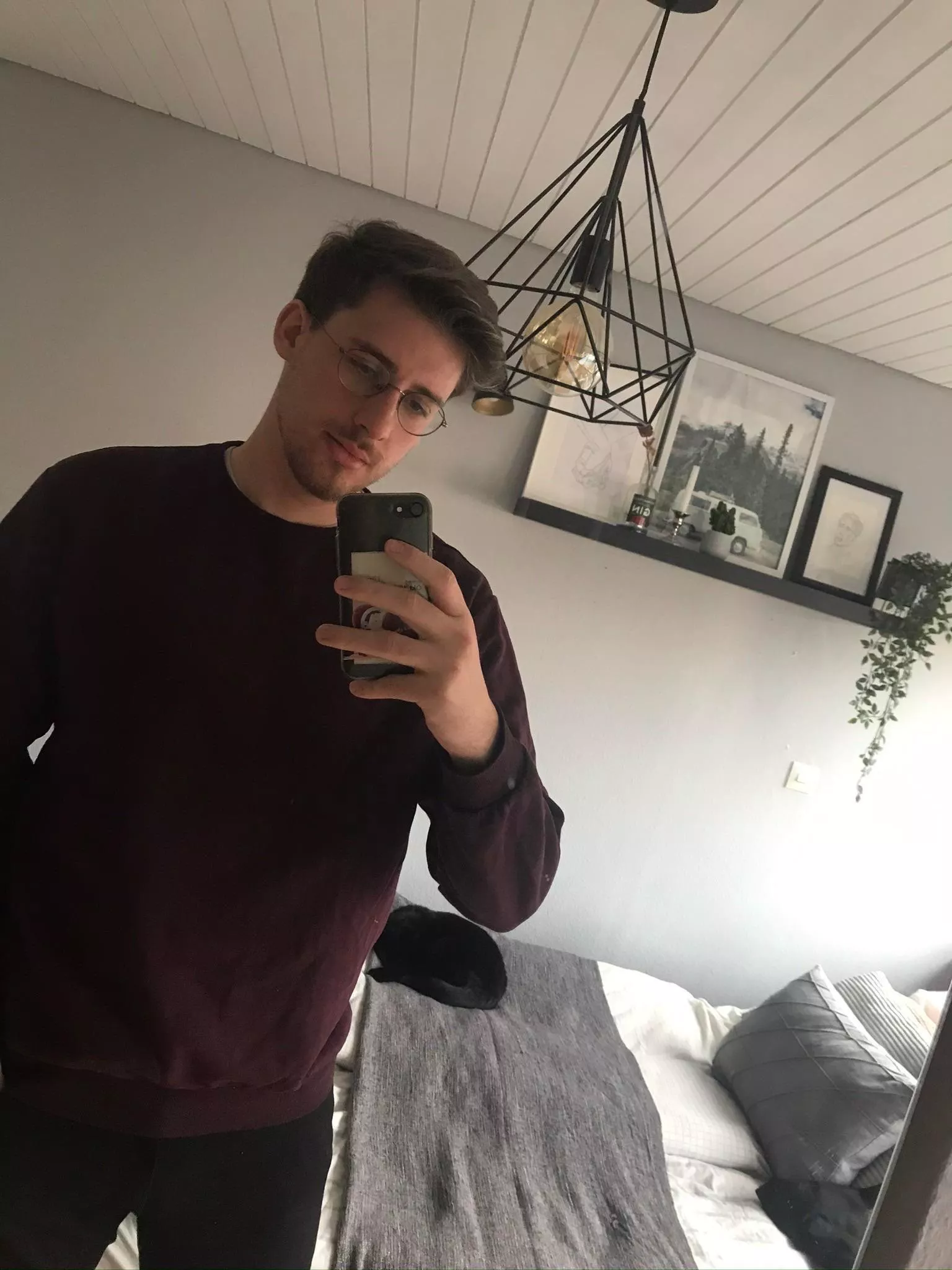 24 ilovetwink1998 Twinks add me