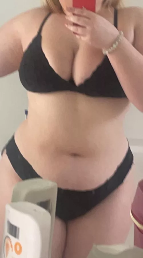 all I wanna do is make pretty girls cum