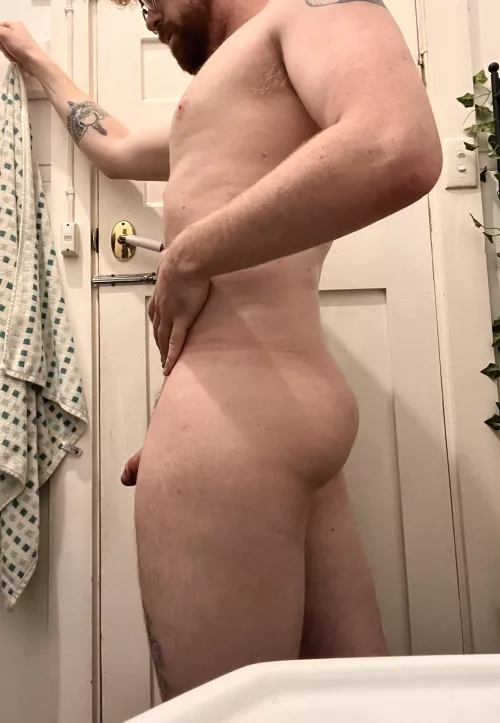 Curious to hear the consensus on guys with jiggly bums?
