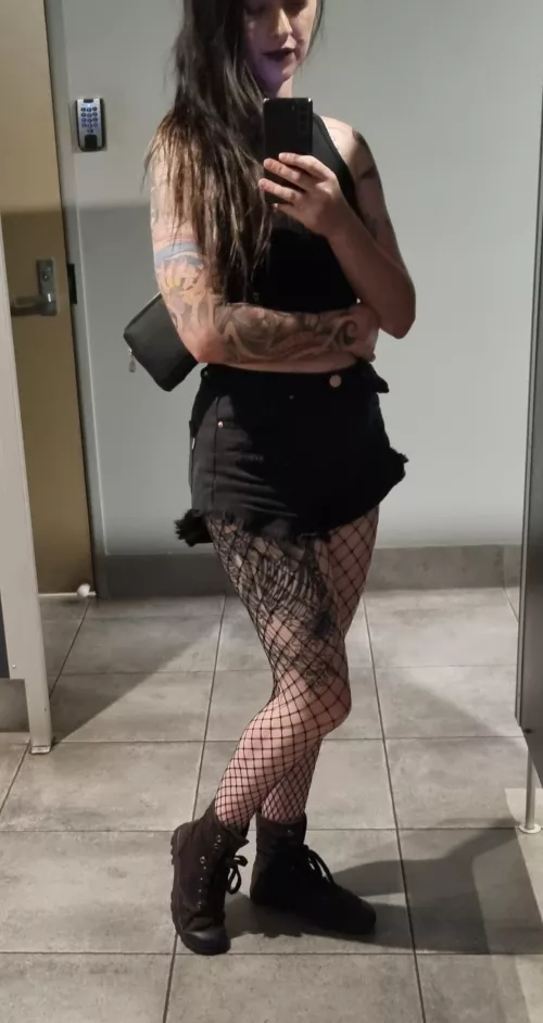 [domme] I'm just here to watch you make a mess of yourself..