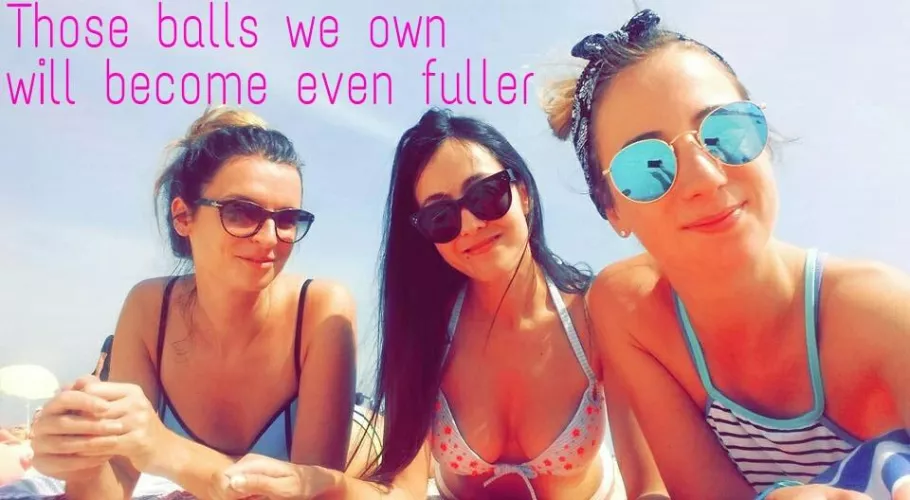 Edge for nice boobs of my cousin Safaa and her girl Friends