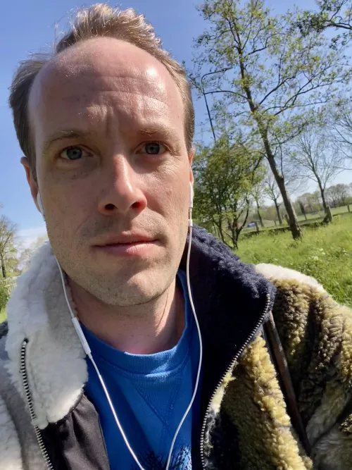 Finally spring has arrived and I’m wearing a sheep 🤦🏼‍♂️