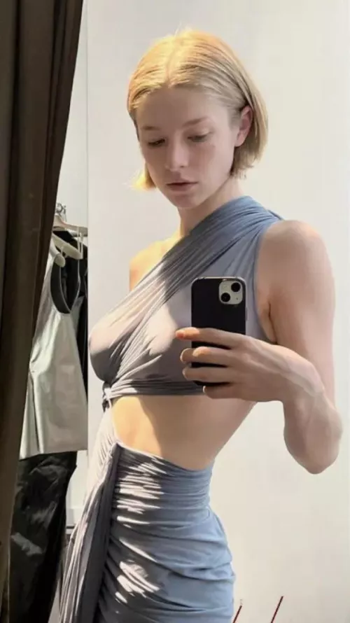 Hunter Schafer is just…. wow. I have no words for how hot she is.