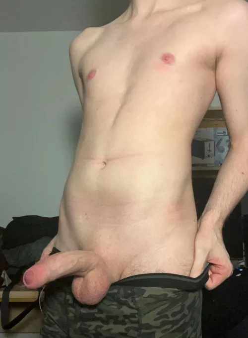 I miss having my body covered in hickeys, care to help?
