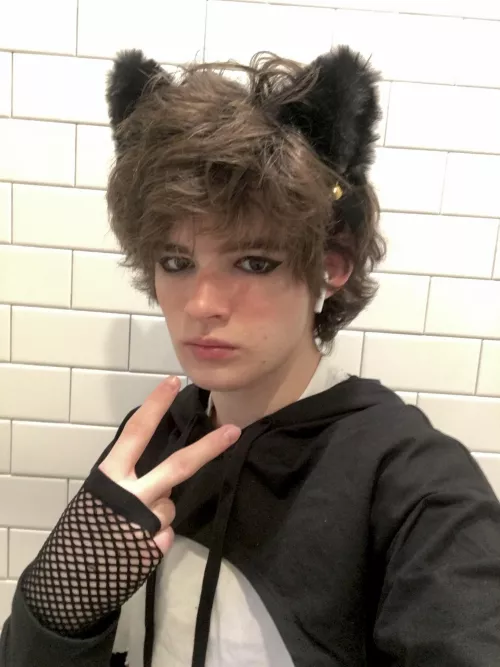 I need to take less boring selfies