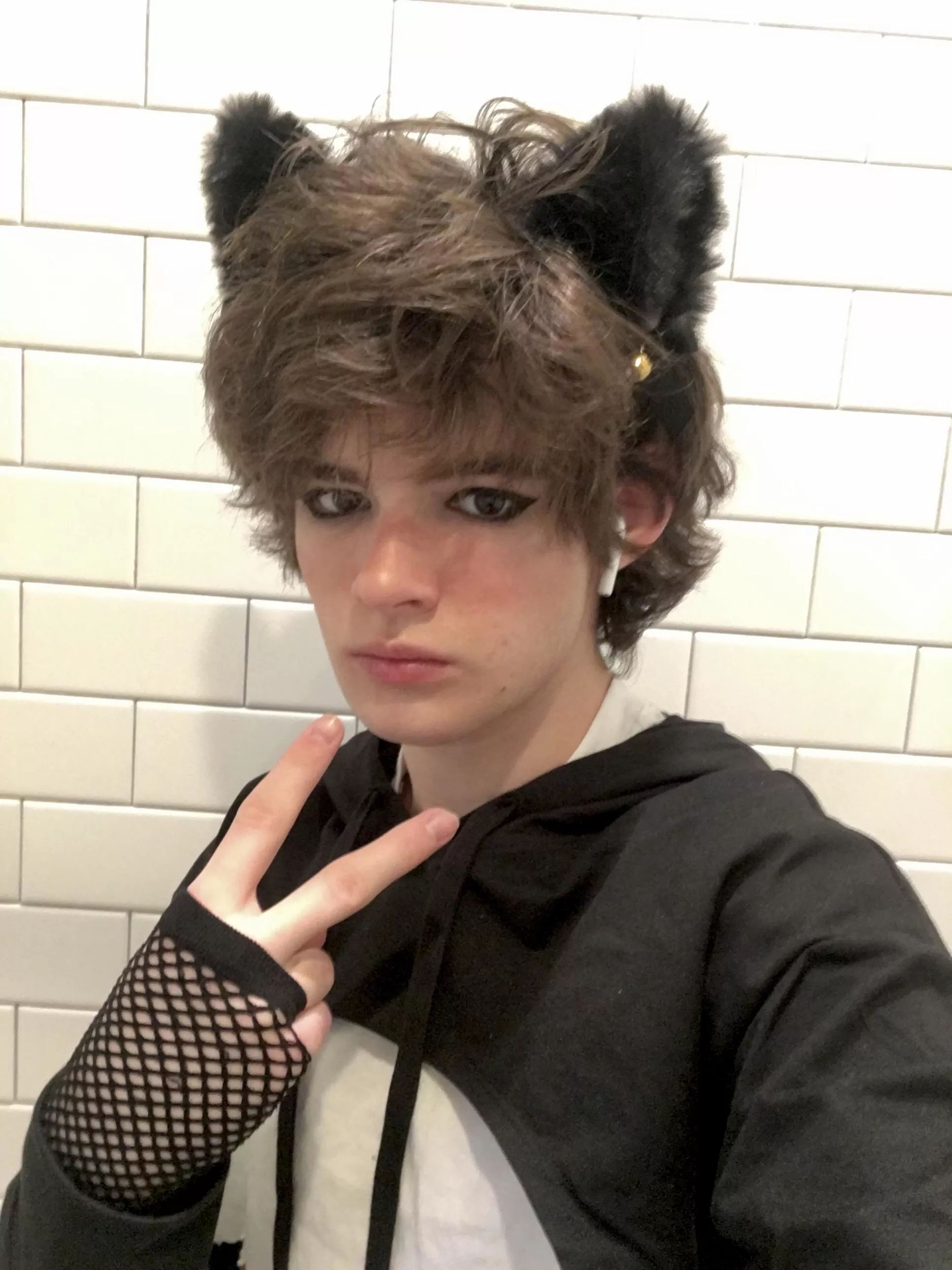 I need to take less boring selfies