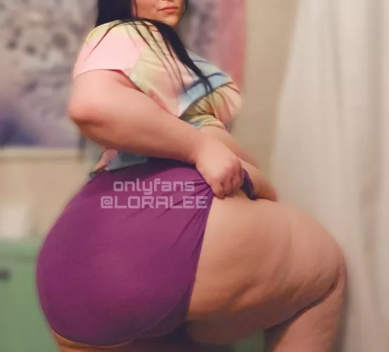 I wanna sit this ass on your face