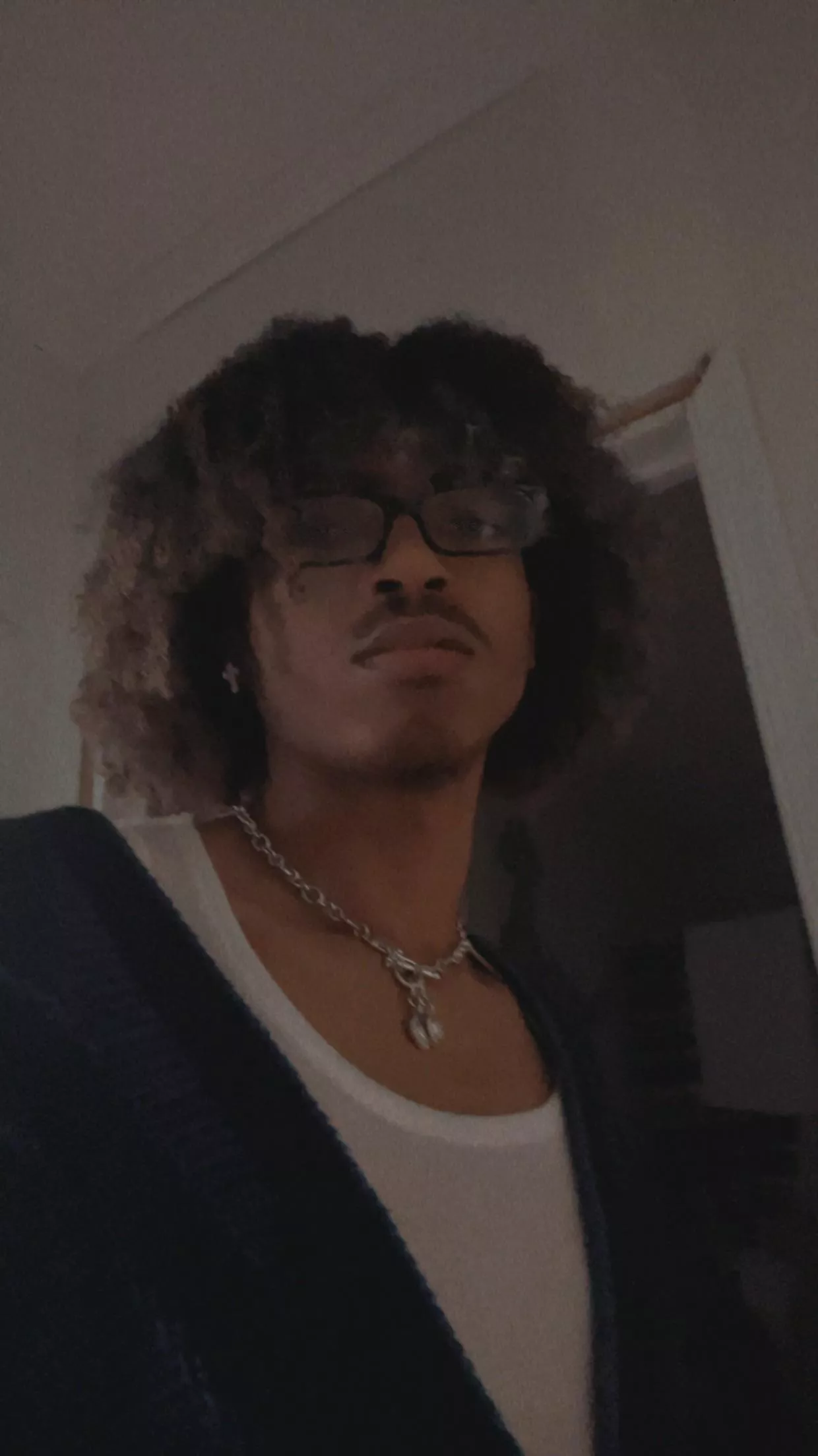 Lemme sit on ya lap while you play a game fr ☺️