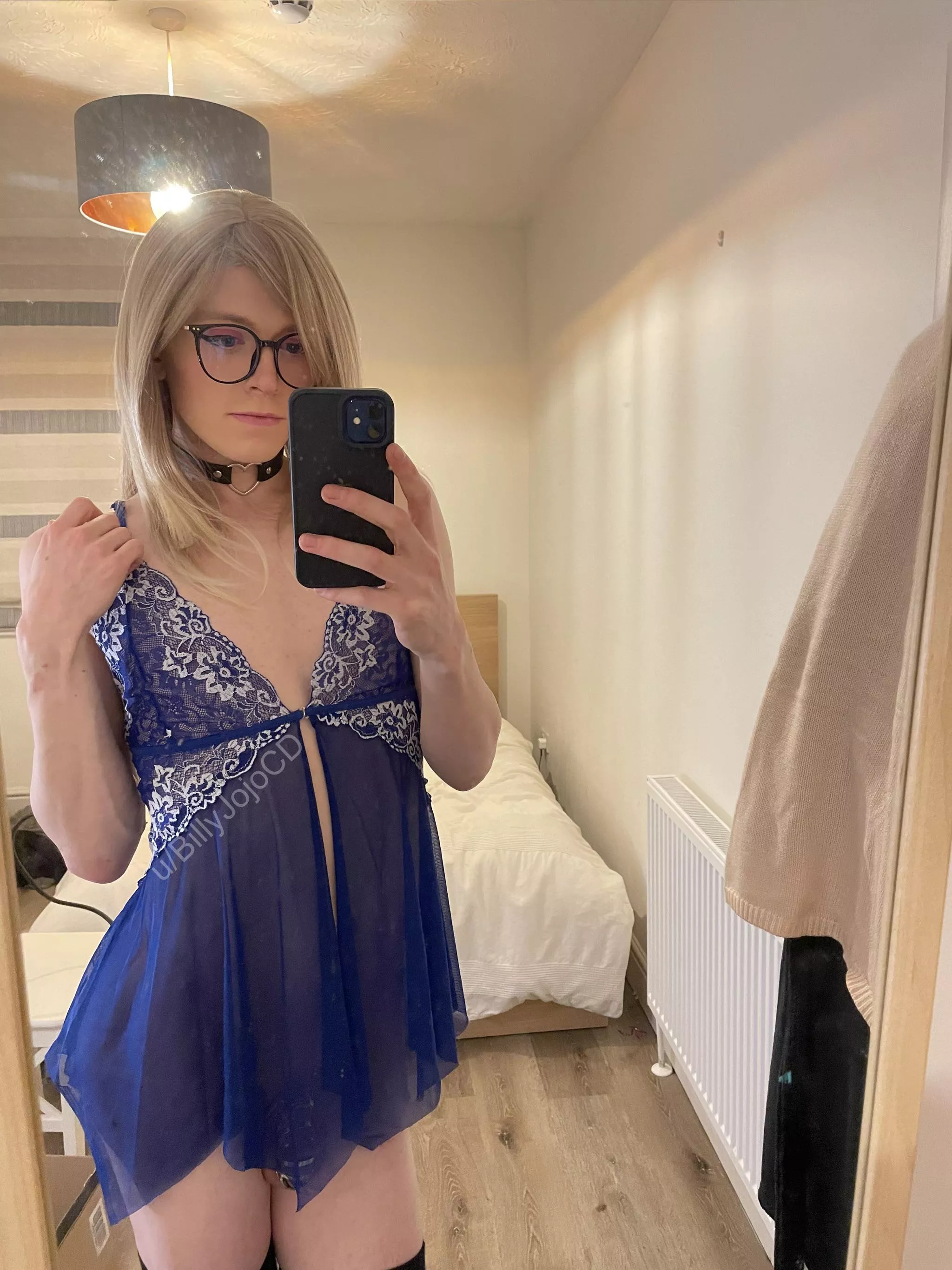 Let’s not get up today 😘💋