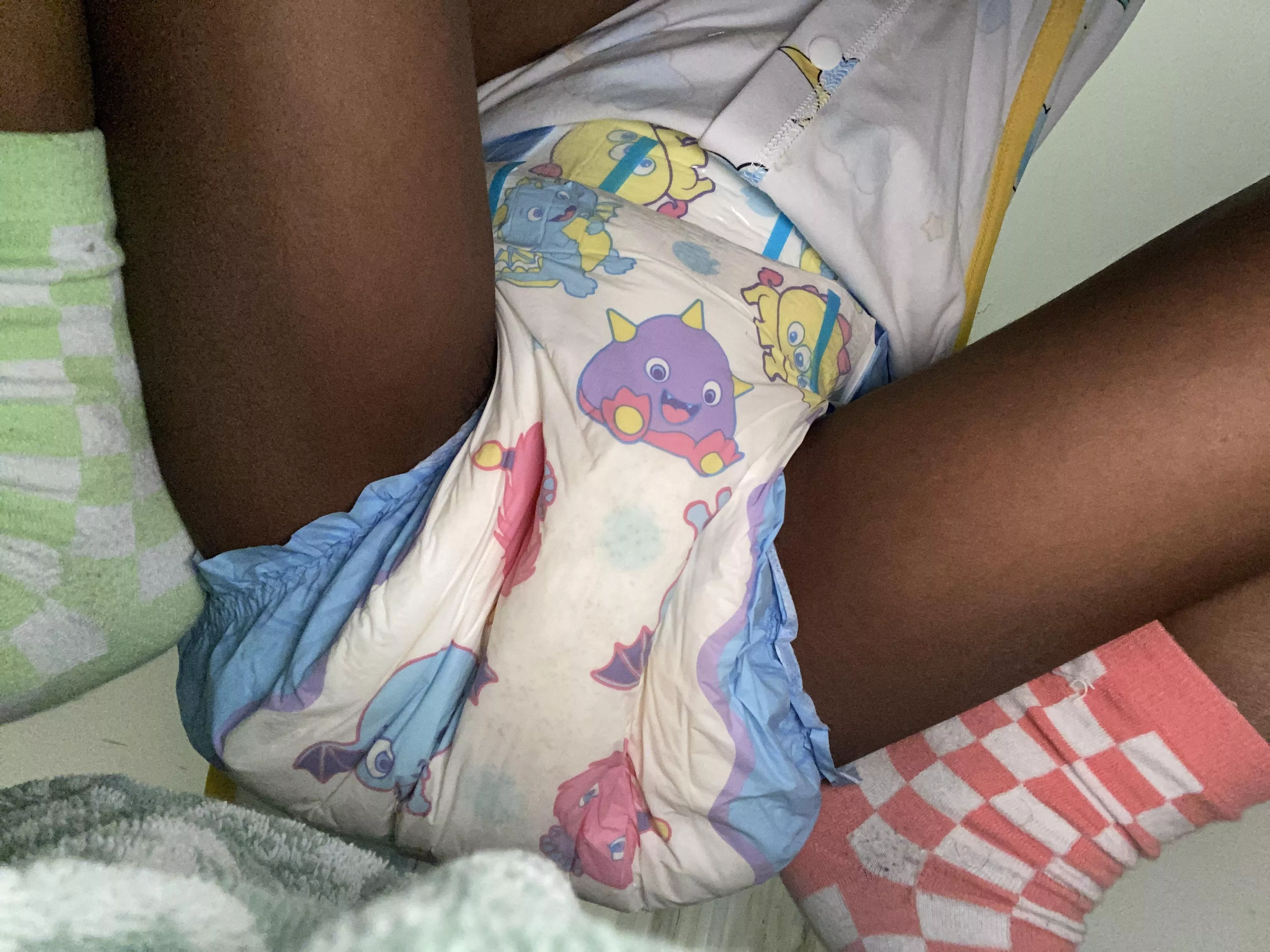 My diaper feels soo heavy… 😩 How many times do you think I pee’d in this one? 🥹