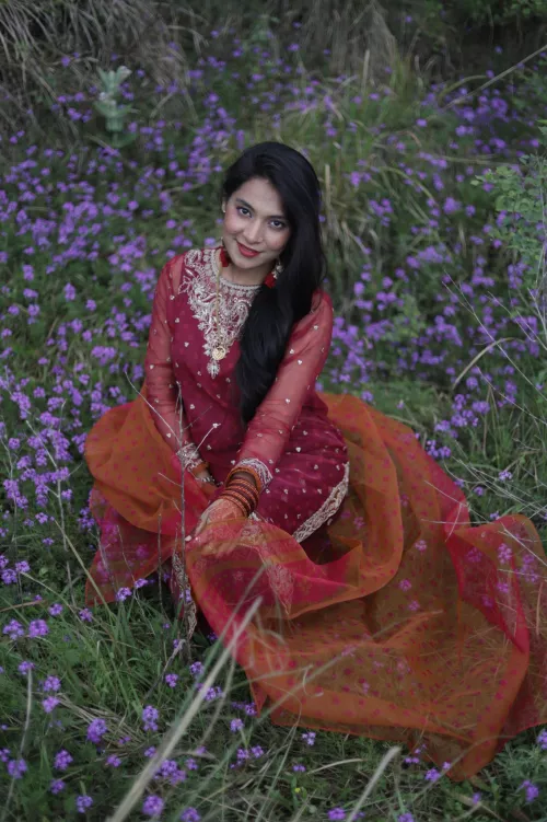 Pakiscarlet from twitter. Need more on her.