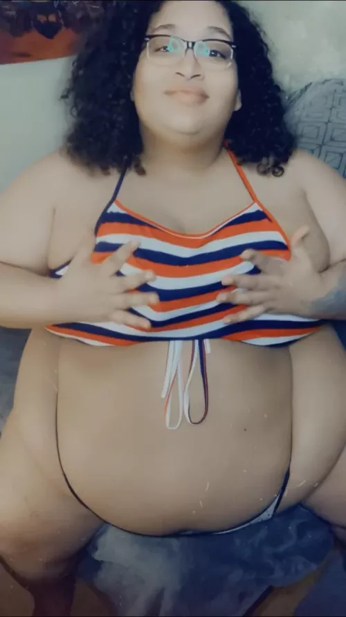 Rub my belly and tell me I’m pretty!