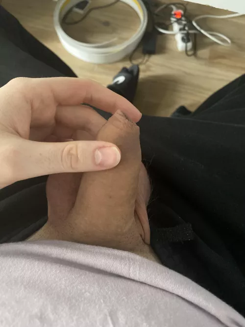 Saw massive teens here kinda emberassing? Anyone wanna compare? Betting gf pics