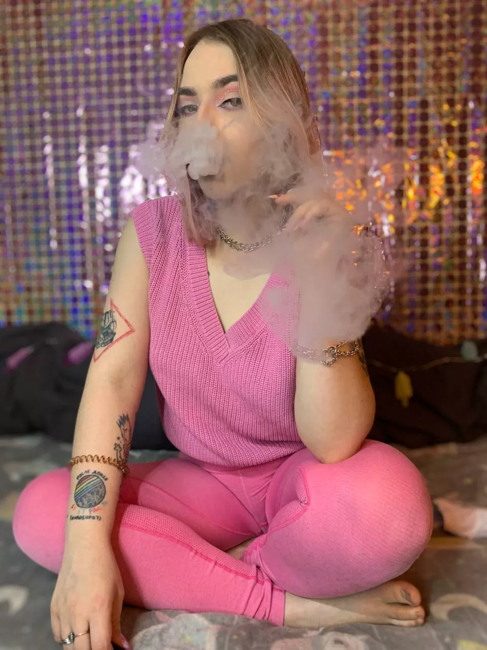 Shall we smoking together?