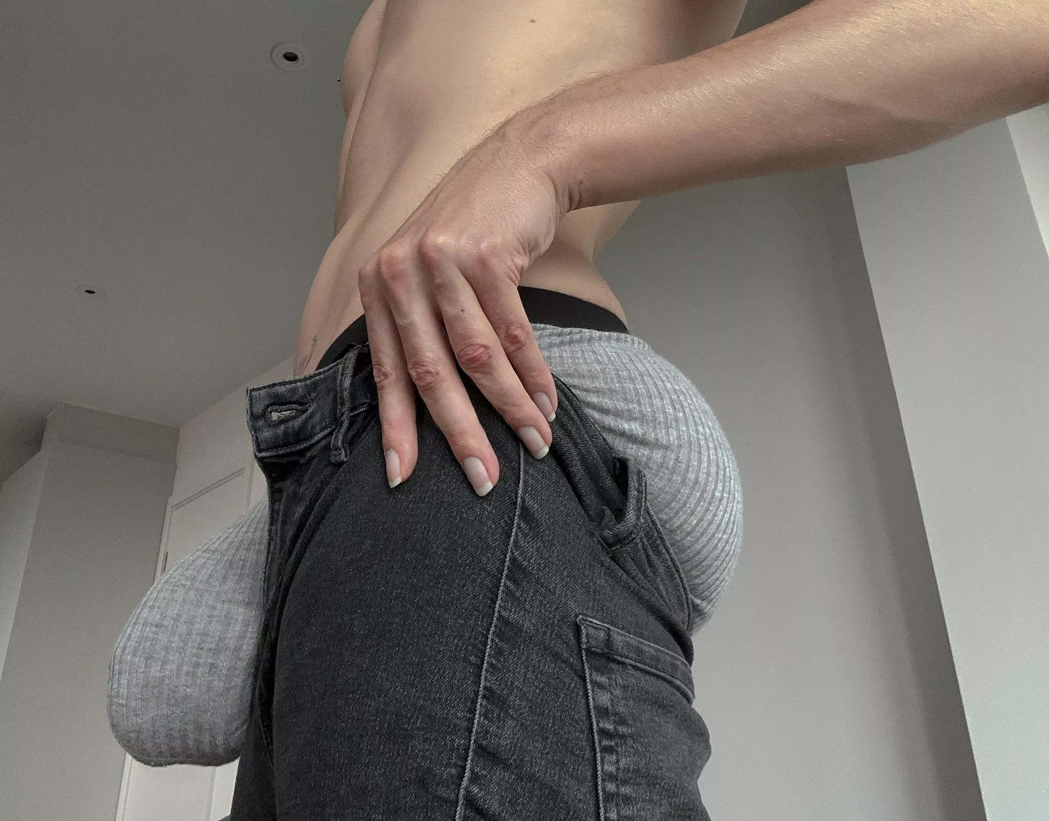 Too tight 👉🏻👈🏻