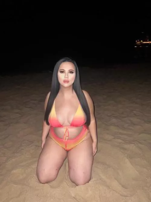 Want to have a splash with me? 🏖️