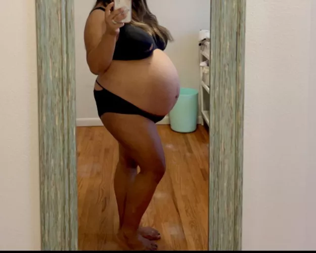 What do you think of my belly 🥰