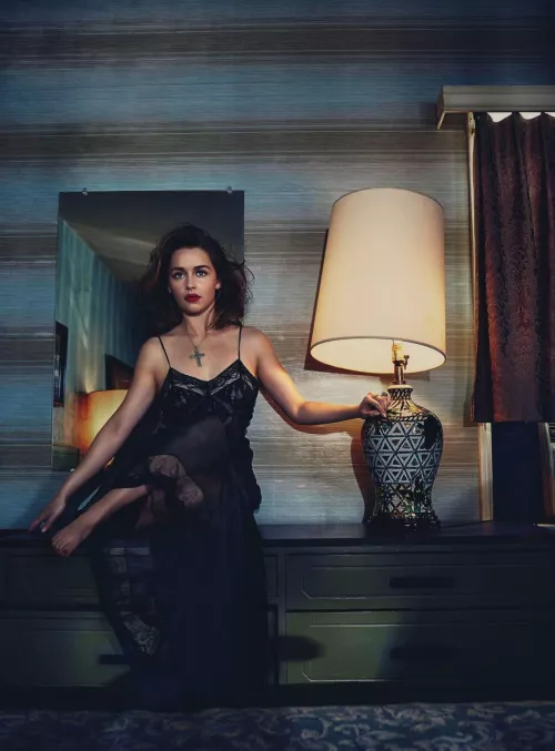 Who else would die for a threesome with Emilia Clarke