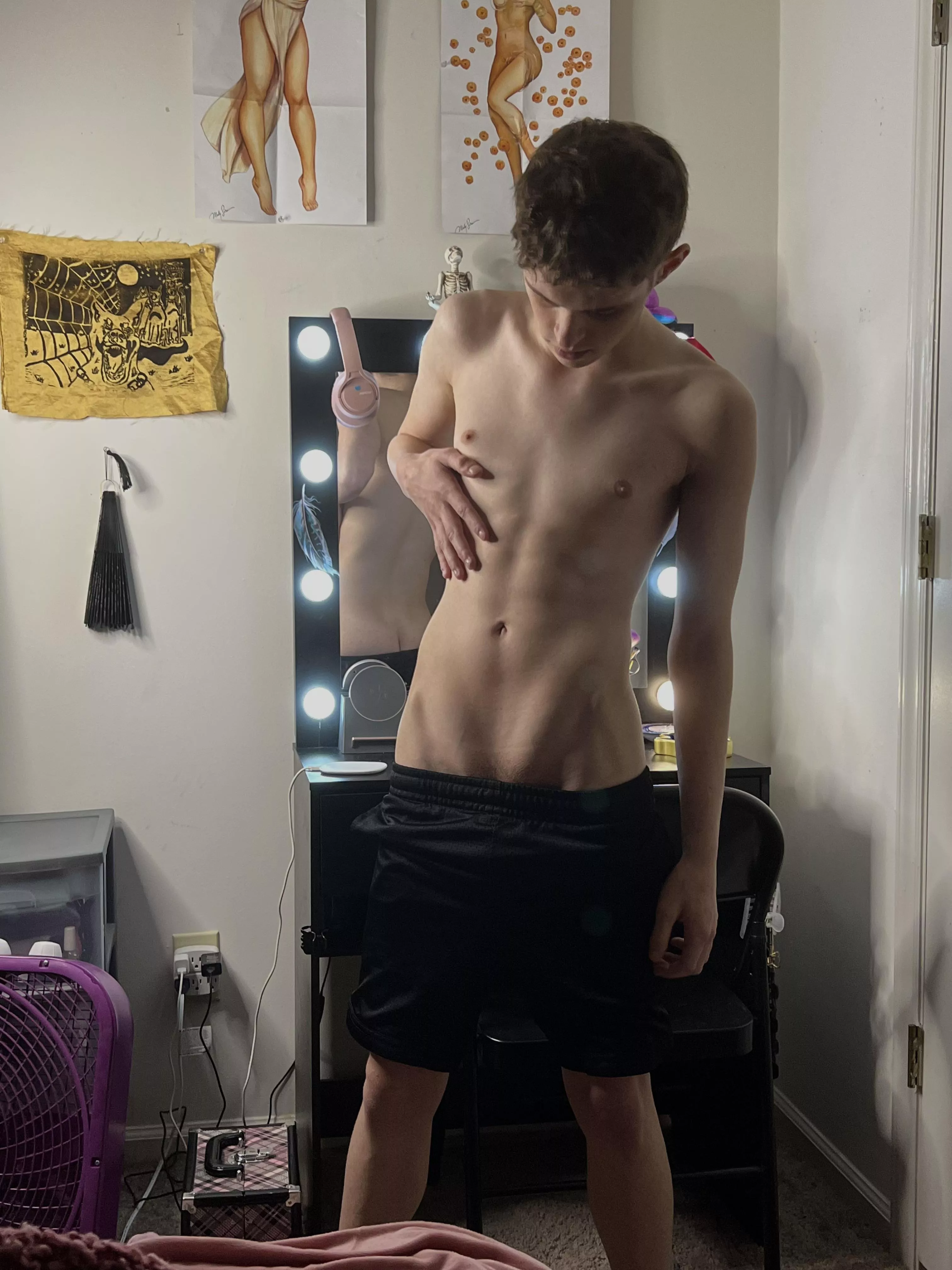 who wants to suck me off