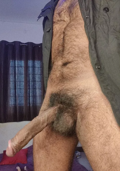 Why is this angle making my dick look weird..