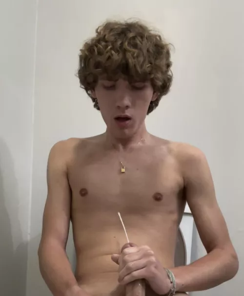 18) who wants to catch my nut with your mouth 😫