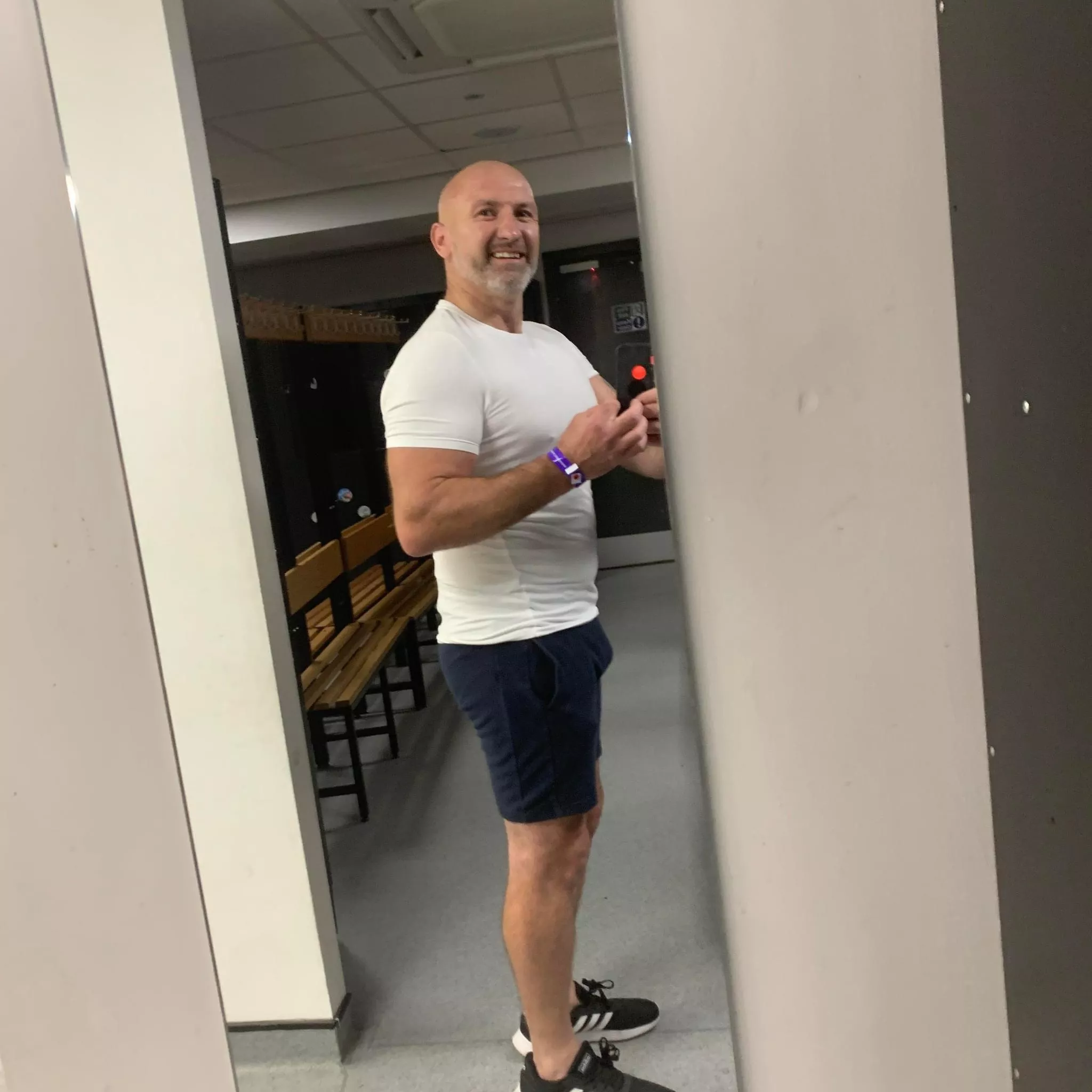 23 uk here’s my grinder daddy who’s coming over he’s taking over my snap while he fills me add my account if you wanna see me get filled send face and cock when adding lew_stimson