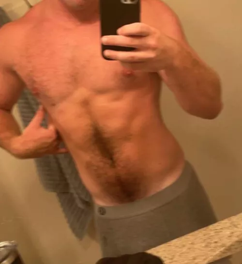 23 usa, fit and attractive. Hmu if same, show face. Snap: griff_l2021 Frat+ jock+ hung+