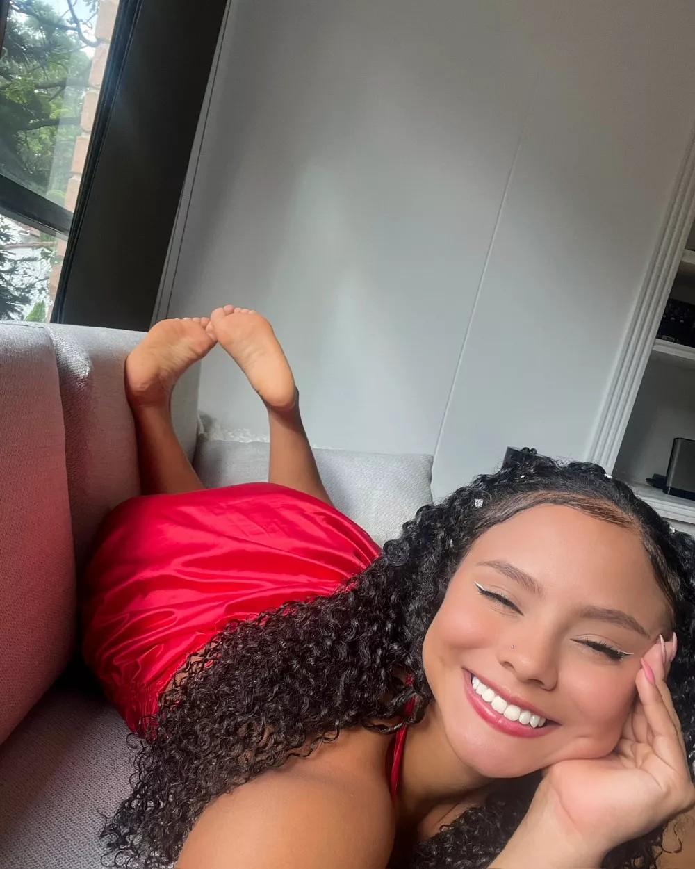 A red dress and a smile 18y