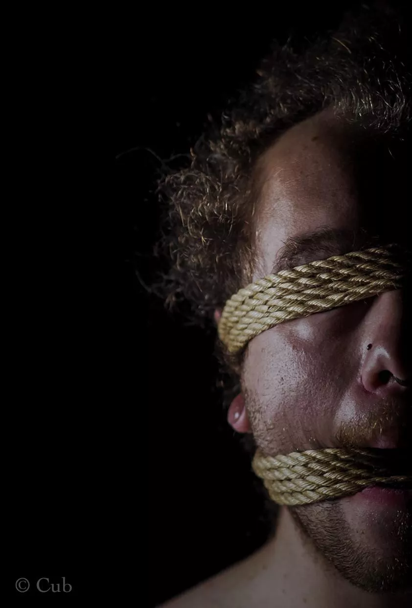 A self portrait in rope