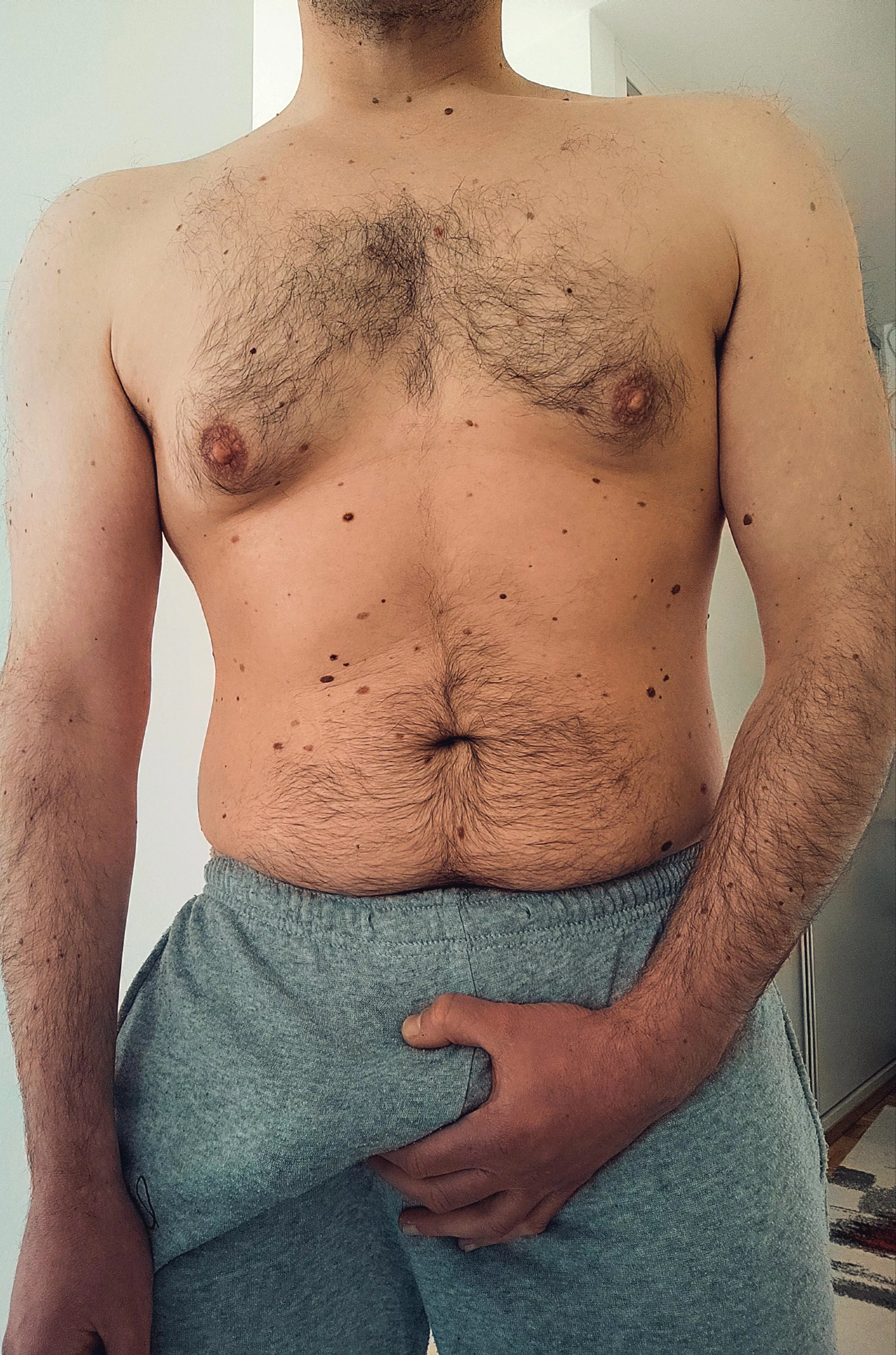 Are you a fan of grey sweats? 🐻