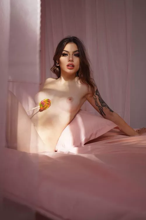 Can i send you more pics like this?