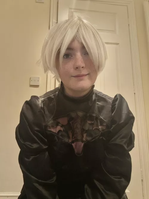 Enjoy a really bad 2b cosplay
