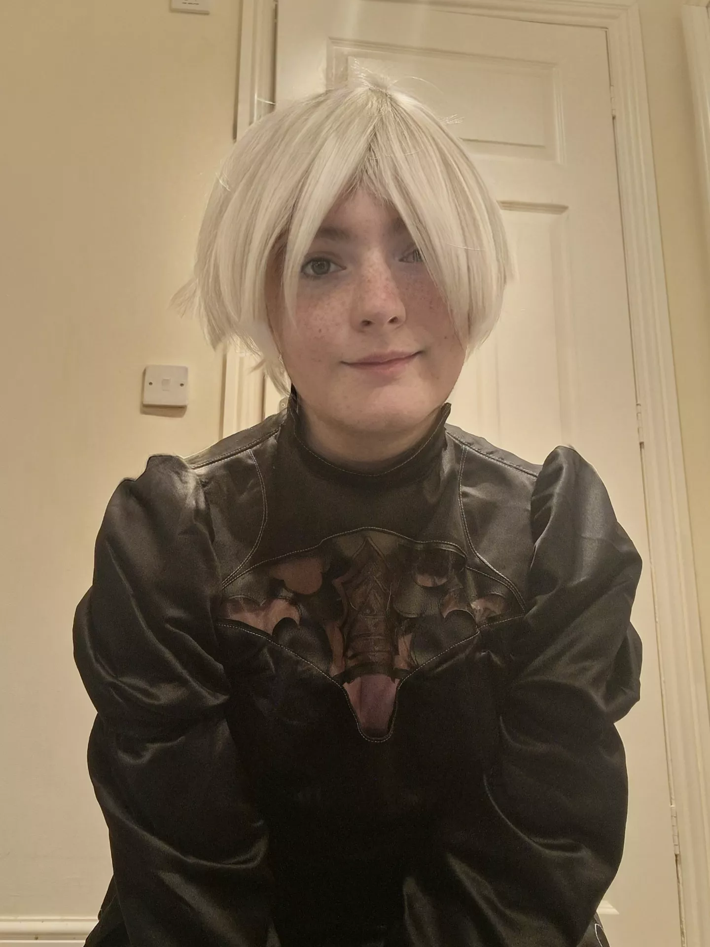 Enjoy a really bad 2b cosplay