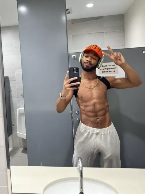 Happy Sunday!! Time to go play OW!