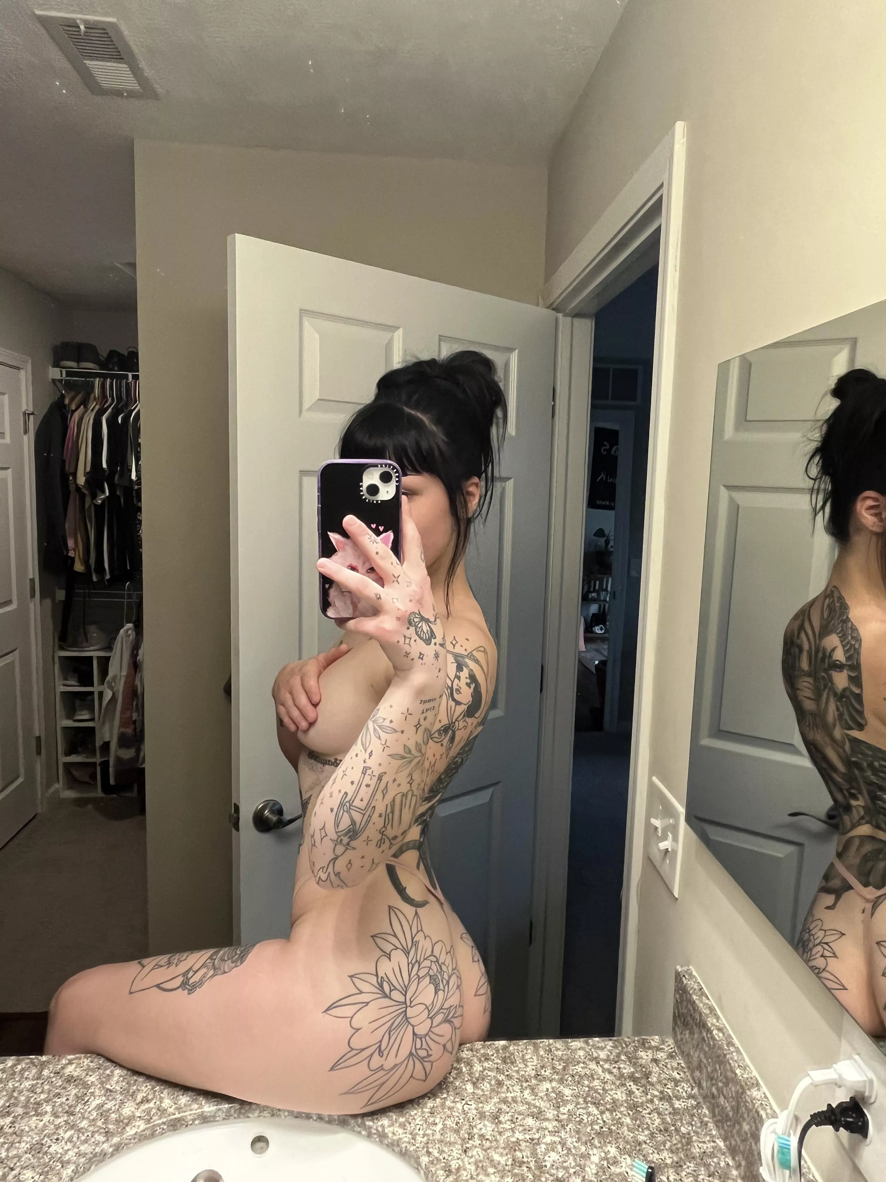 i heard alt girls with ass tattoos like it really rough !
