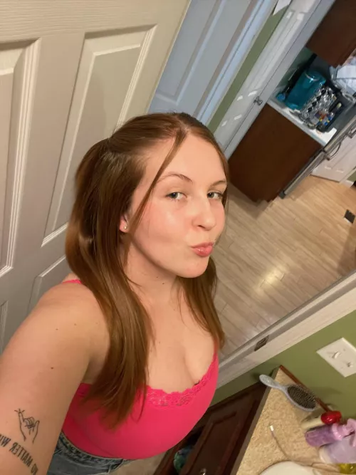 I love wearing tank tops with no bra 🌞