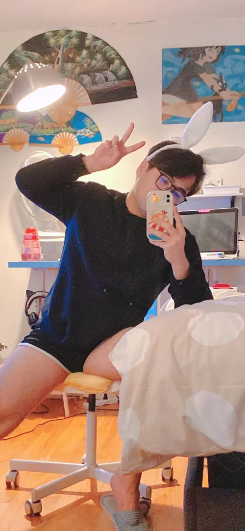 I’m hungry for carrots 🥕 🥕 🥕