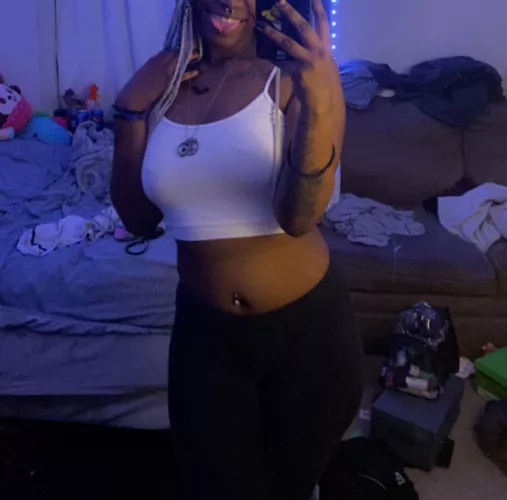 Lover of summer & titties 🩵