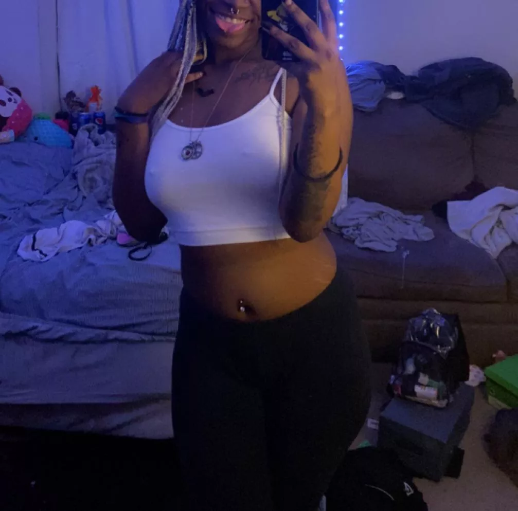 Lover of summer & titties 🩵