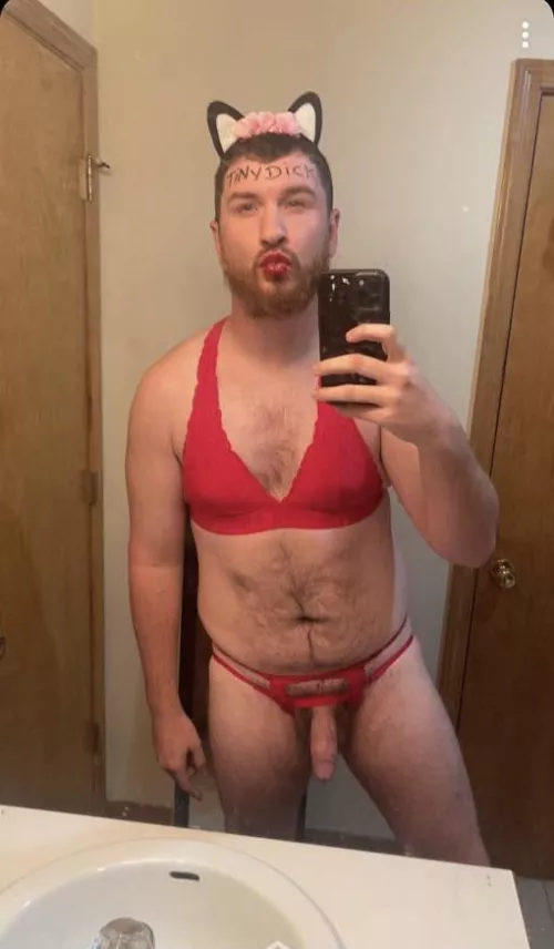 Nobody knows I’m a pathetic little bitch boy , I’m totally in the closet . So I figured I’d show my face here & hope for the worst 😈🙈😅