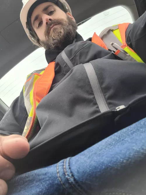 Rainy day at work. Would be nicer with someone to warm me up 🤟 (29)